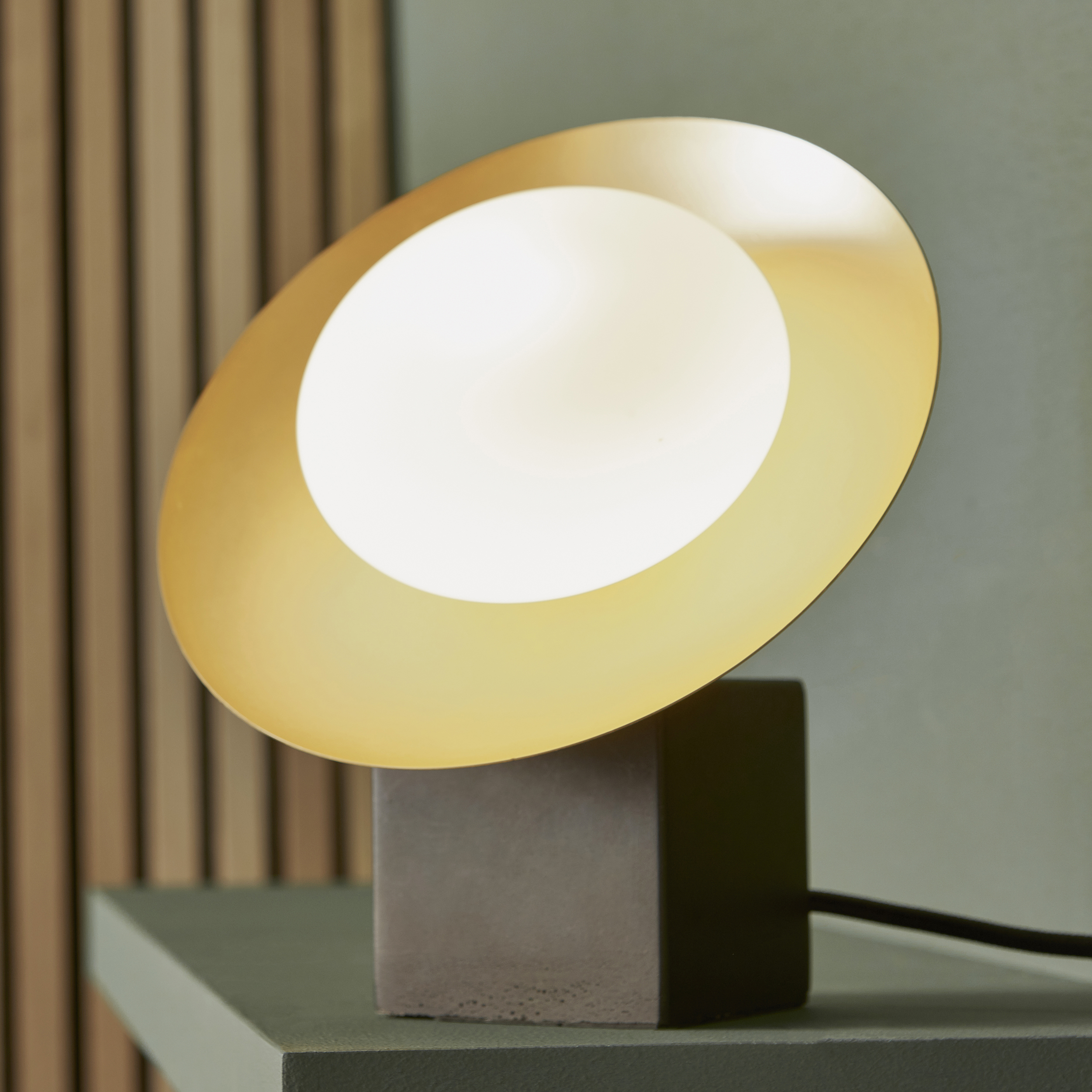 Arcu Table Lamp, Gold, Bronze, Disc Shaped, 1 Light
